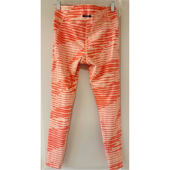 💲🔻 Core 10 by Reebok Printed Leggings - Picture 3 of 4
